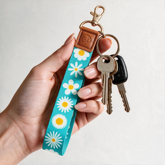 Trendy Hands-free keychain wristlet - DAISY