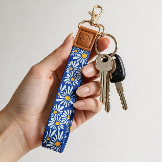 Trendy Hands-free keychain wristlet - BLUE DAISY